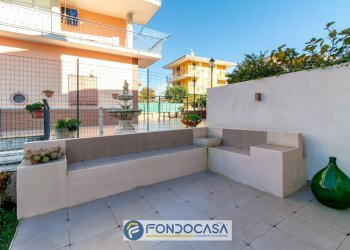 Foto 42 - Terraced Villa Via Friuli
 
1, Montecorvino Pugliano - photo 42