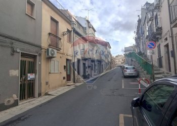 Edificio all\'aperto - Casa indipendente via ciano
 
70, Chiaramonte Gulfi - foto 4