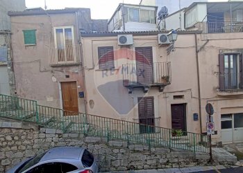 Edificio all\'aperto - Casa indipendente via ciano
 
70, Chiaramonte Gulfi - foto 31