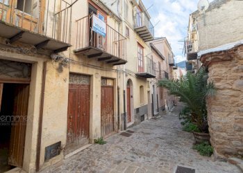 Foto 20 - Independent house Via Arco Monte
 
12-14, Castelbuono - photo 20