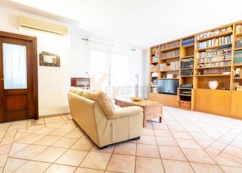 Foto 3 - Casa indipendente via degli ulivi
 
10, Porto Torres - foto 3