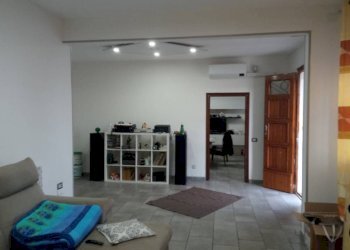 Salone - Villa via Canzio Zoldi, Novi di Modena - foto 3