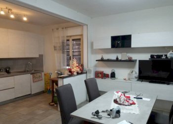 Cucina - Villa via Canzio Zoldi, Novi di Modena - foto 5