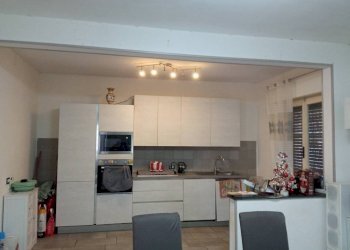 Cucina - Villa via Canzio Zoldi, Novi di Modena - foto 11