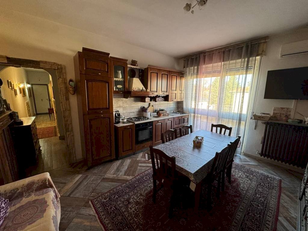 Cucina - Trilocale via Giuseppe Mazzini, 13, Mornago - foto 1