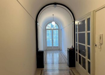 Ingresso - Appartamento via Jean-Baptiste de Tillier, Aosta - foto 2