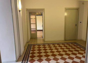 Corridoio - Appartamento via Jean-Baptiste de Tillier, Aosta - foto 4