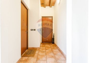 Hall / corridoio - Villa Bifamiliare Via Roma
 
232, Piacenza - foto 12