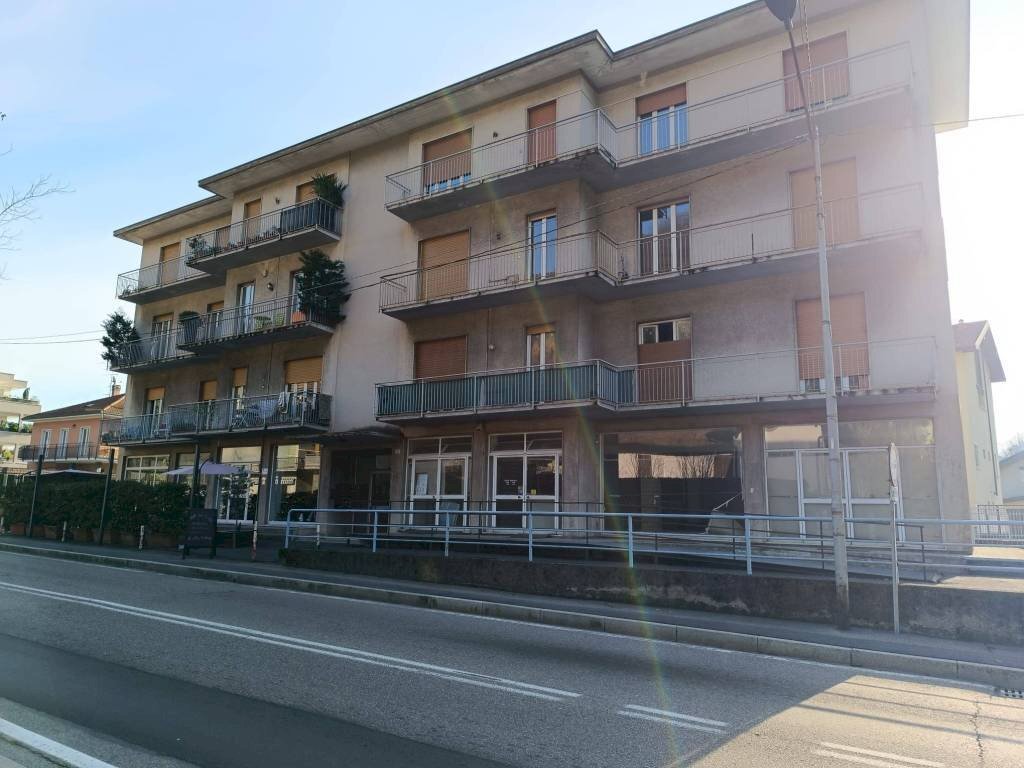 Facciata - Trilocale via Gian Pietro Porro, 114, Induno Olona - foto 2