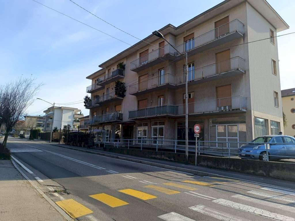 Facciata - Trilocale via Gian Pietro Porro, 114, Induno Olona - foto 3