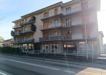 Facciata - Trilocale via Gian Pietro Porro, 114, Induno Olona - foto 2