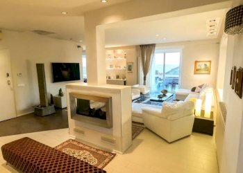 Salone - Appartamento viale Ponte dell'Ammiraglio, Genova (zona Quarto) - foto 4