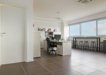 Foto 1 - Ufficio via chemnitz
 
5/3, Prato - foto 1