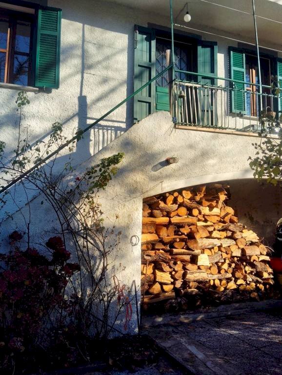 Facciata - Quadrilocale via Castello, 51, Viola - foto 2