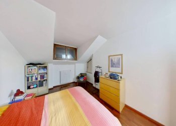 Camera da letto - Trilocale via Nazionale, 70, Pinerolo - foto 15