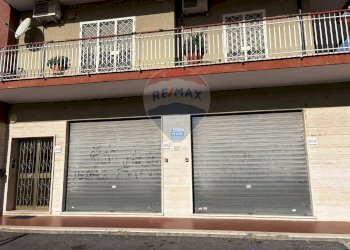 Edificio all\'aperto - Shop Via della Repubblica
 
204-206, Marino - photo 1