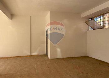 Stanza vuota - Shop Via della Repubblica
 
204-206, Marino - photo 6