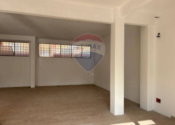 Stanza vuota - Shop Via della Repubblica
 
204-206, Marino - photo 9