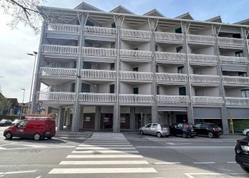 Facciata - Negozio corso Europa, 30, Mondovì - foto 1