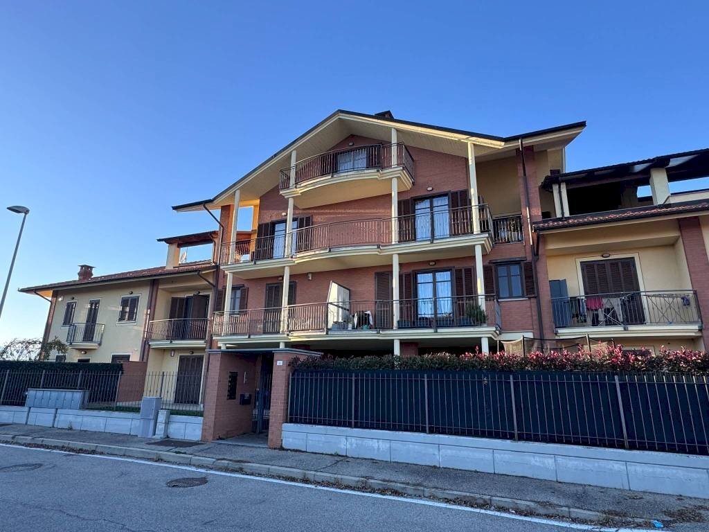 Facciata - Bilocale via Paolo Thaon De Revel, Carmagnola - foto 1