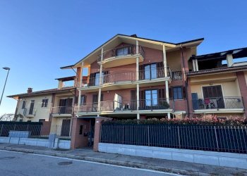 Facciata - Bilocale via Paolo Thaon De Revel, Carmagnola - foto 1