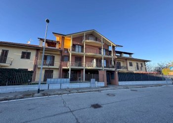 Facciata - Bilocale via Paolo Thaon De Revel, Carmagnola - foto 2