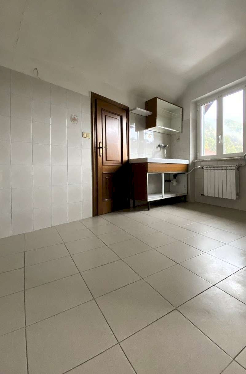 Interni - Trilocale via Gresino, Varese Ligure - foto 2