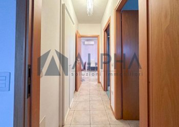 Corridoio - Three-room apartment via Alberto Pasini, Ravenna (neighborhood San Pietro in Vincoli) - photo 14