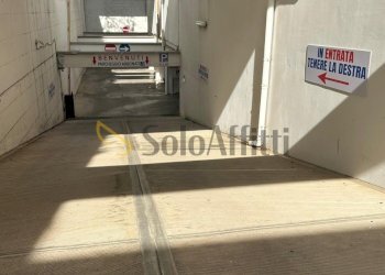 0dbdaa54-6885-4d4d-8475-0cb89c8174f3.JPG - Box Via Orfeo Mazzitelli 258, Bari (zona Poggiofranco) - foto 1