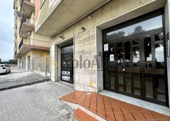 image00006.jpeg - Locale Commerciale Via Lungomare Stefano Pugliese 31, Catanzaro - foto 1