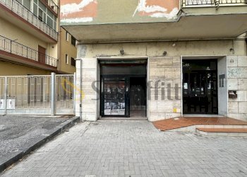 image00004.jpeg - Locale Commerciale Via Lungomare Stefano Pugliese 31, Catanzaro - foto 2