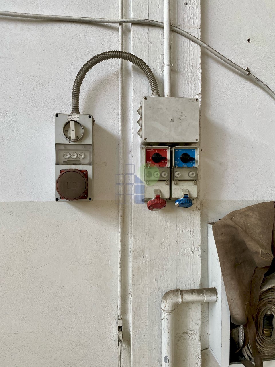 2-impianto elettrico.jpg - Commercial Premises Via Aurelio Nicolodi  45, Livorno - photo 2