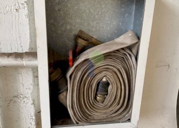 3-impianto antincendio.jpg - Locale Commerciale Via Aurelio Nicolodi  45, Livorno - foto 3