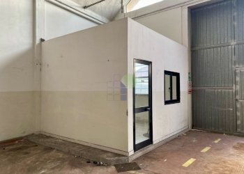 7-ufficio.jpg - Locale Commerciale Via Aurelio Nicolodi  45, Livorno - foto 6