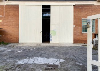 14-facciata.jpg - Locale Commerciale Via Aurelio Nicolodi  45, Livorno - foto 12