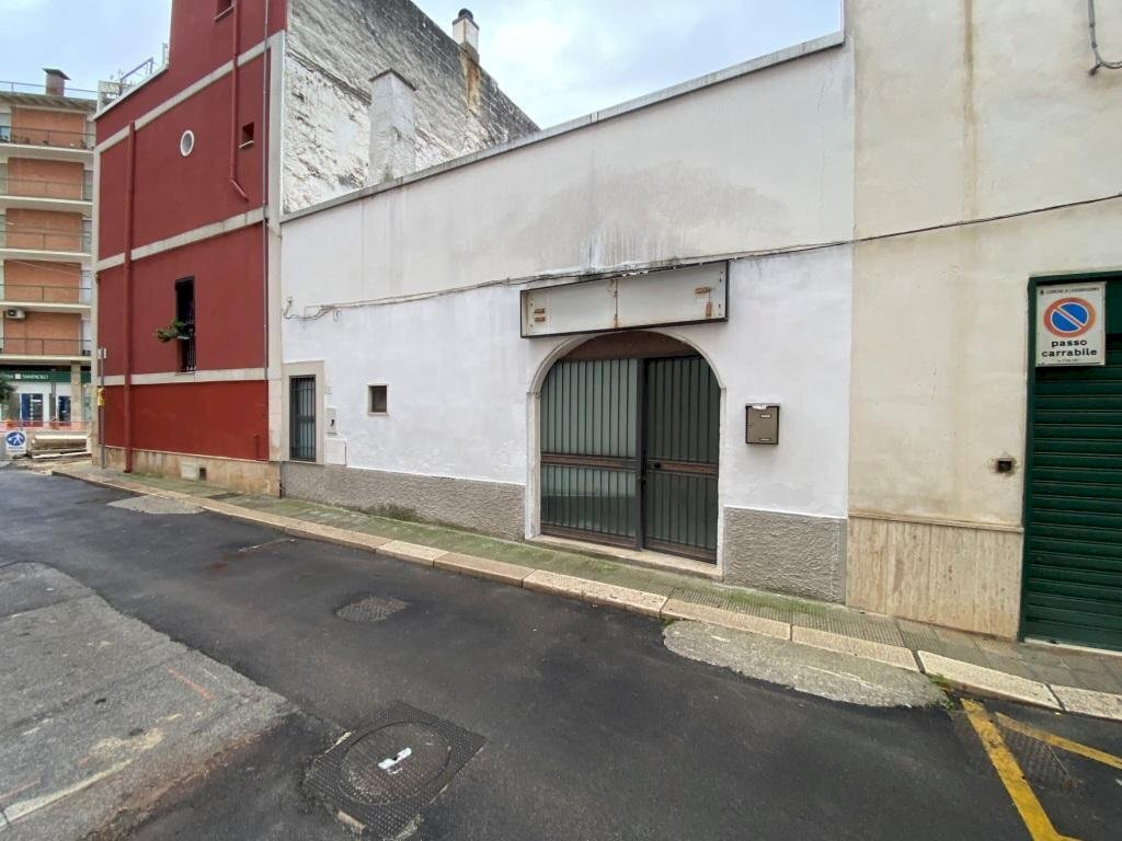 IMG_1173.jpg - Locale Commerciale Via Vincenzo Savino 2, Casamassima - foto 3