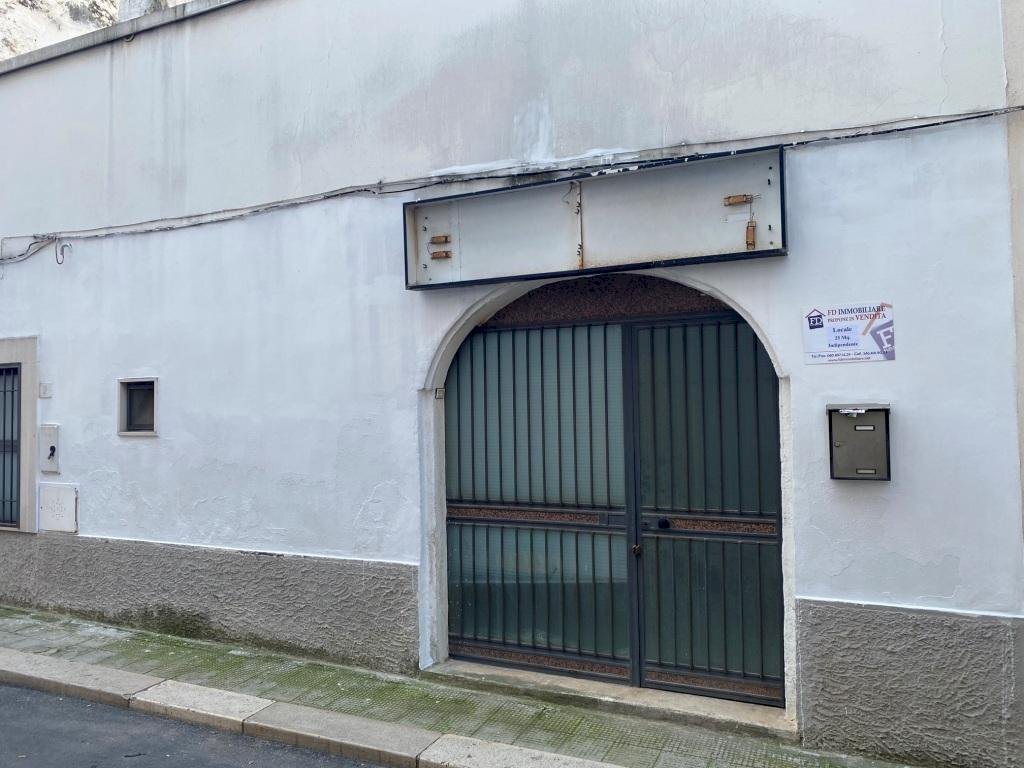 IMG_1180.jpg - Locale Commerciale Via Vincenzo Savino 2, Casamassima - foto 1