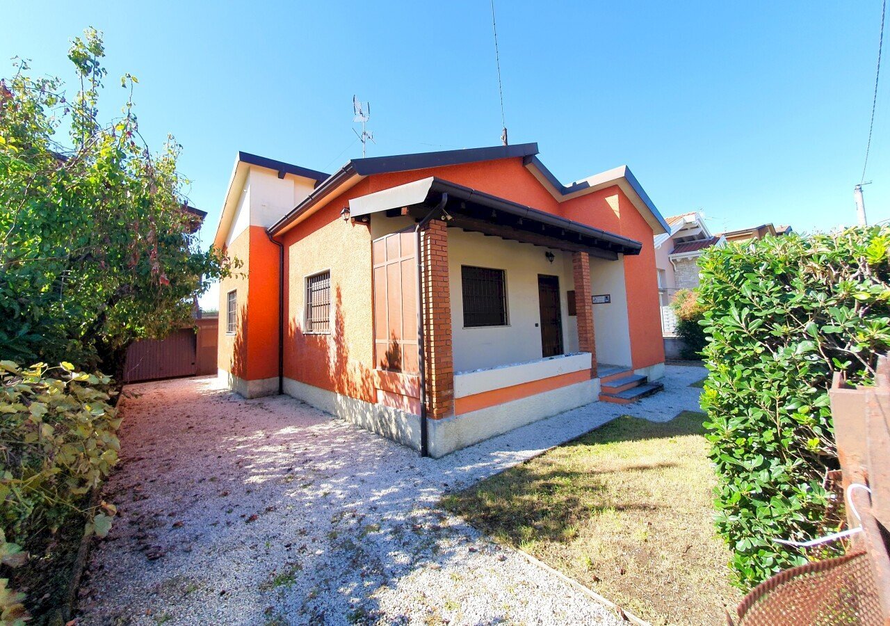 20250925_112231.jpg - Villa CHIESANUOVA, Brescia (neighborhood Chiesanuova) - photo 1
