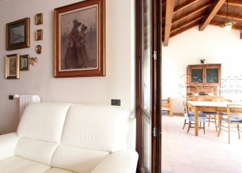 soggiorno e vista su veranda - Villa a Schiera Via Cesare Battisti, Nerviano - foto 17