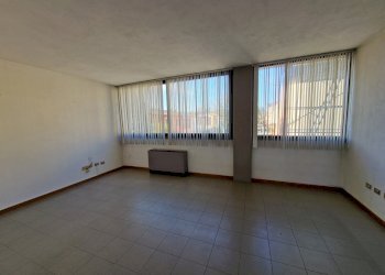 20251111_110552.jpg - Ufficio Via Don Giovanni Minzoni 64, Lucca - foto 3