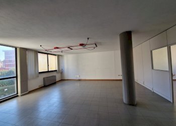 20251111_110544.jpg - Ufficio Via Don Giovanni Minzoni 64, Lucca - foto 4