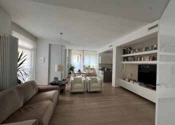 WhatsApp Image 2025-11-08 at 12.39.19.jpeg - Casa indipendente Jesi - foto 5