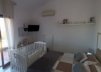 5 camera matrimoniale.jpg - Quadrilocale via alta Vecchia  11, Sarzana - foto 5