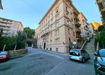 IMG-20251127-WA0020.jpg - Appartamento Via Bernardo Strozzi 25, Genova (zona Castelletto) - foto 2
