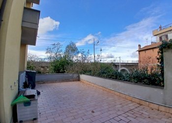 20251122_125647.jpg - Quadrilocale Via Flaminia 104, Castelnuovo di Porto - foto 3