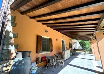 portico - Villa Strada Vicinale di Gavigno, Cantagallo - foto 6