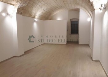 PHOTO-2025-11-26-17-01-12 copia.jpg - Locale Commerciale VIA TREVISANI  34, Bari - foto 3