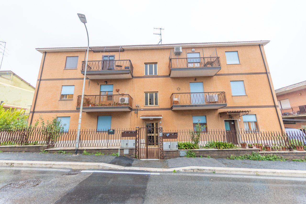 42.jpg - Three-room apartment Monterotondo - photo 1