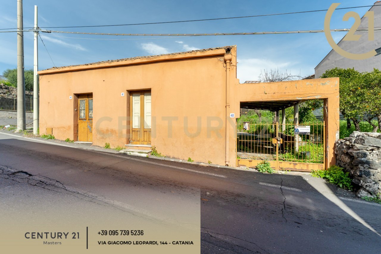 Via Crocifisso 40 (2).jpg - Villa VIA CROCIFISSO 42, Aci Castello - foto 3