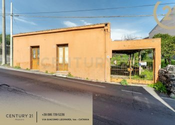 Via Crocifisso 40 (2).jpg - Villa VIA CROCIFISSO 42, Aci Castello - foto 3